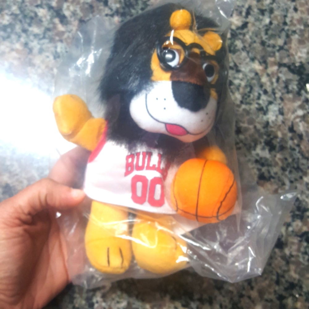 Hubert Harris BMO Bank Bulls 00 teddy bear new sealed